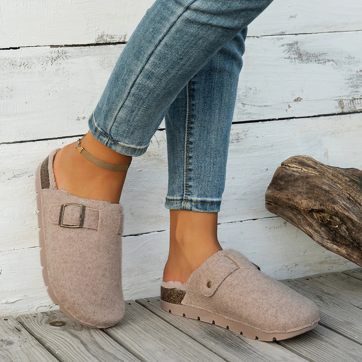 Women's Winter Casual Soft Comfortable Warm Anti-Slip Slip-On Plush Slippers Covered Toe Home Slippers