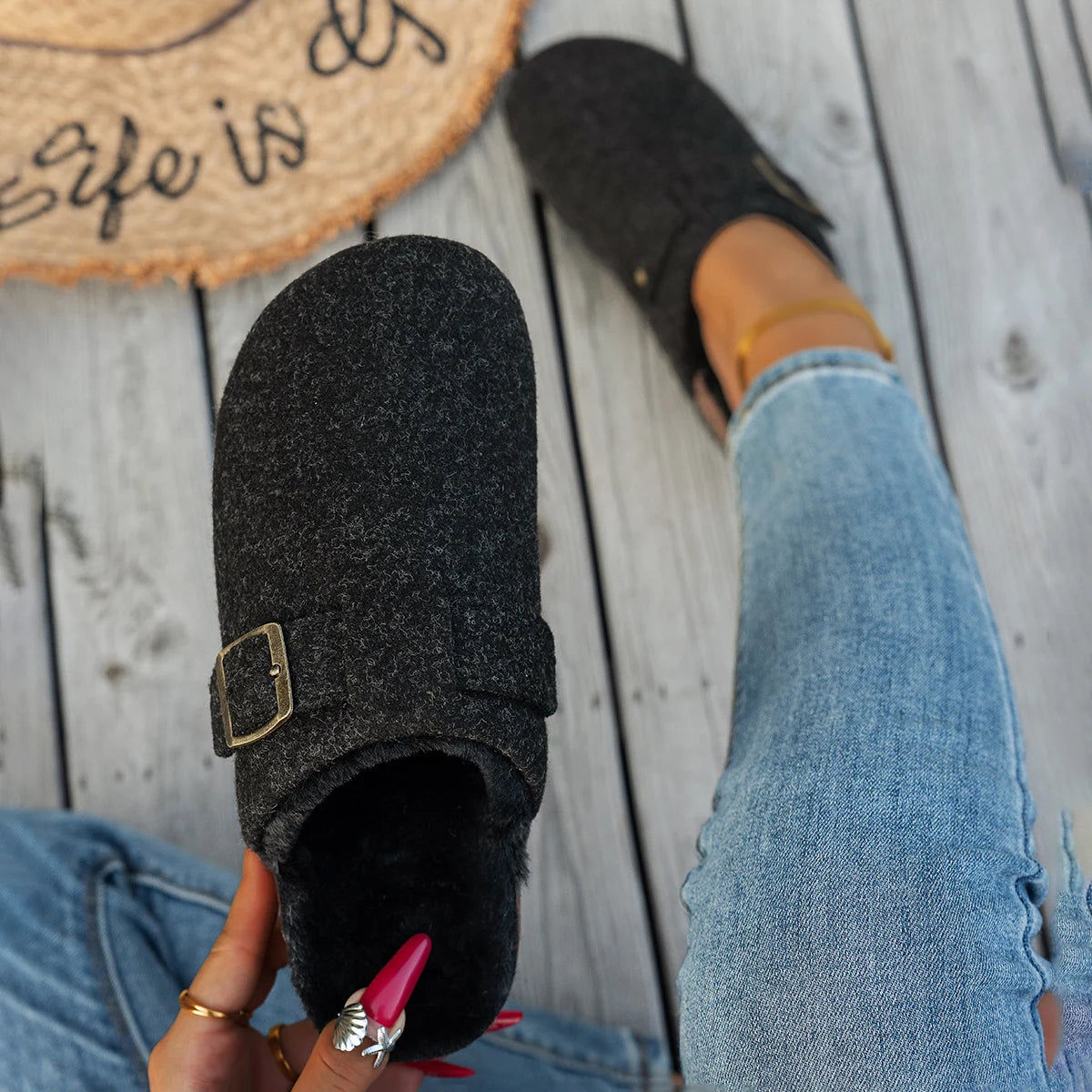 Women's Winter Casual Soft Comfortable Warm Anti-Slip Slip-On Plush Slippers Covered Toe Home Slippers