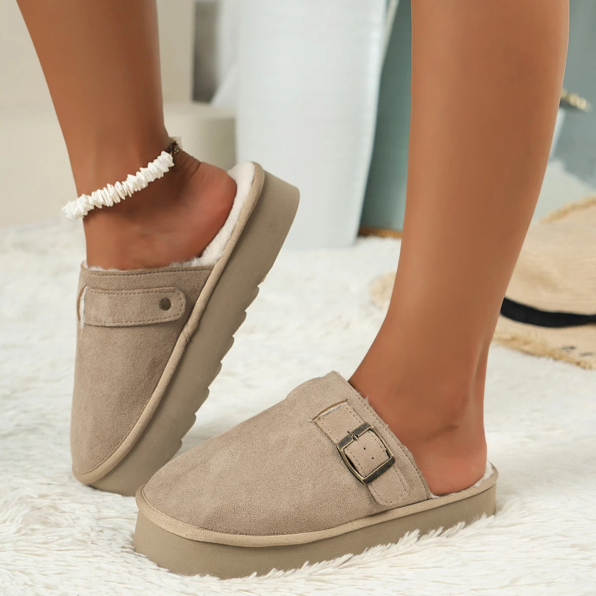 Women's Fashionable and Comfortable Thick-Soled Outdoor Commuting Indoor Warm Home Slippers for Autumn and Winter
