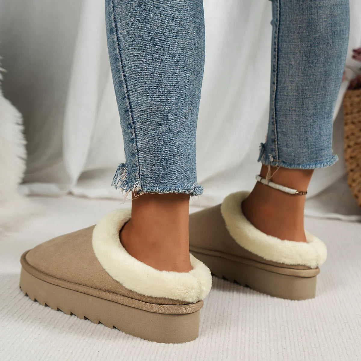 Winter Fashion Women's Fluffy Thick-Soled Casual Shoes, Thick-Soled Indoor Anti-Slip and Warm with Fur Lining