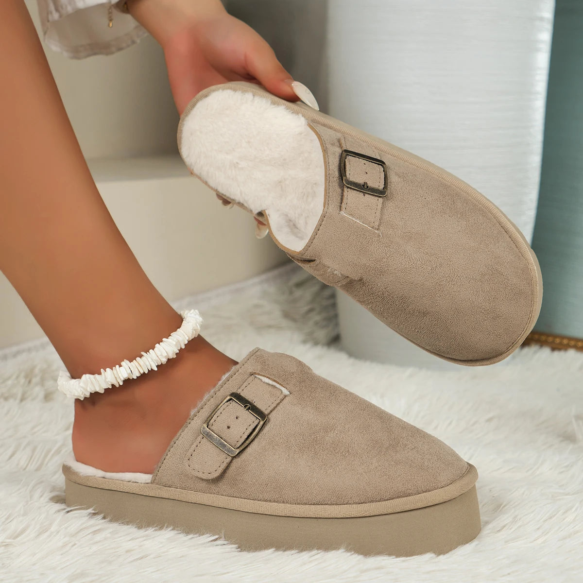 Women's Fashionable and Comfortable Thick-Soled Outdoor Commuting Indoor Warm Home Slippers for Autumn and Winter